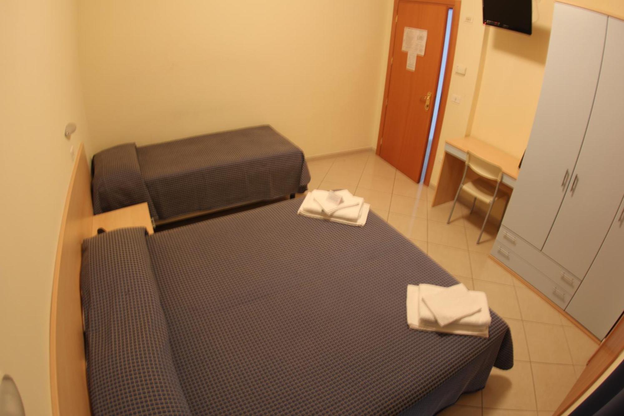 Hotel Fantasy Rimini Rum bild
