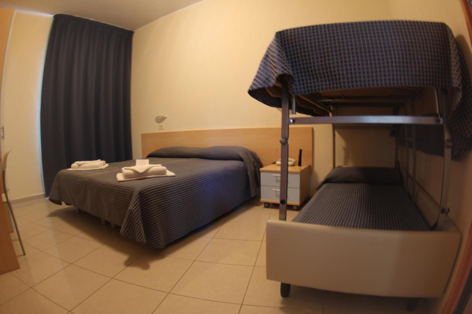 Hotel Fantasy Rimini Rum bild