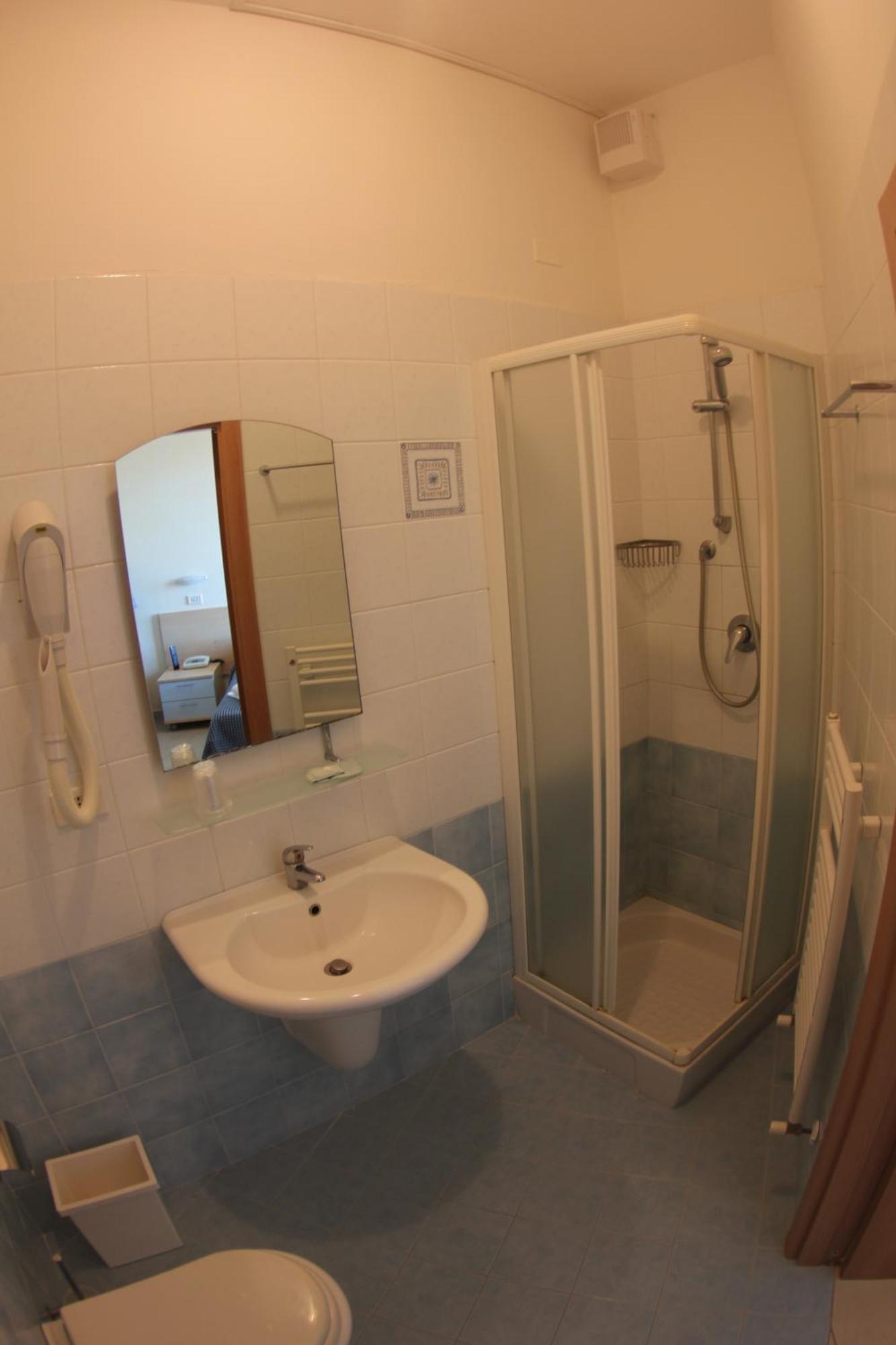 Hotel Fantasy Rimini Rum bild