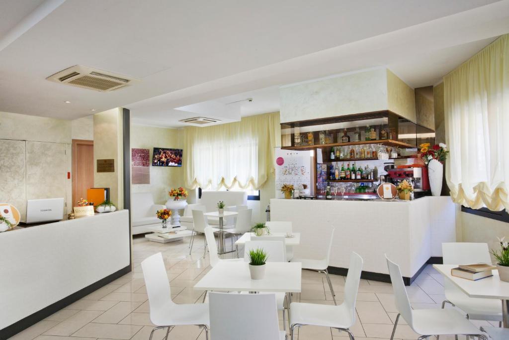 Hotel Fantasy Rimini Exteriör bild